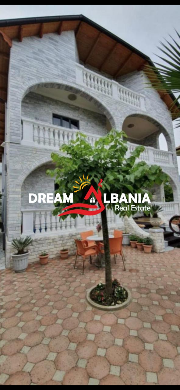 Shitet vile 3 kateshe ne autostraden Tirane—Durres prane Casa Italia ( ID 4151065). 3
