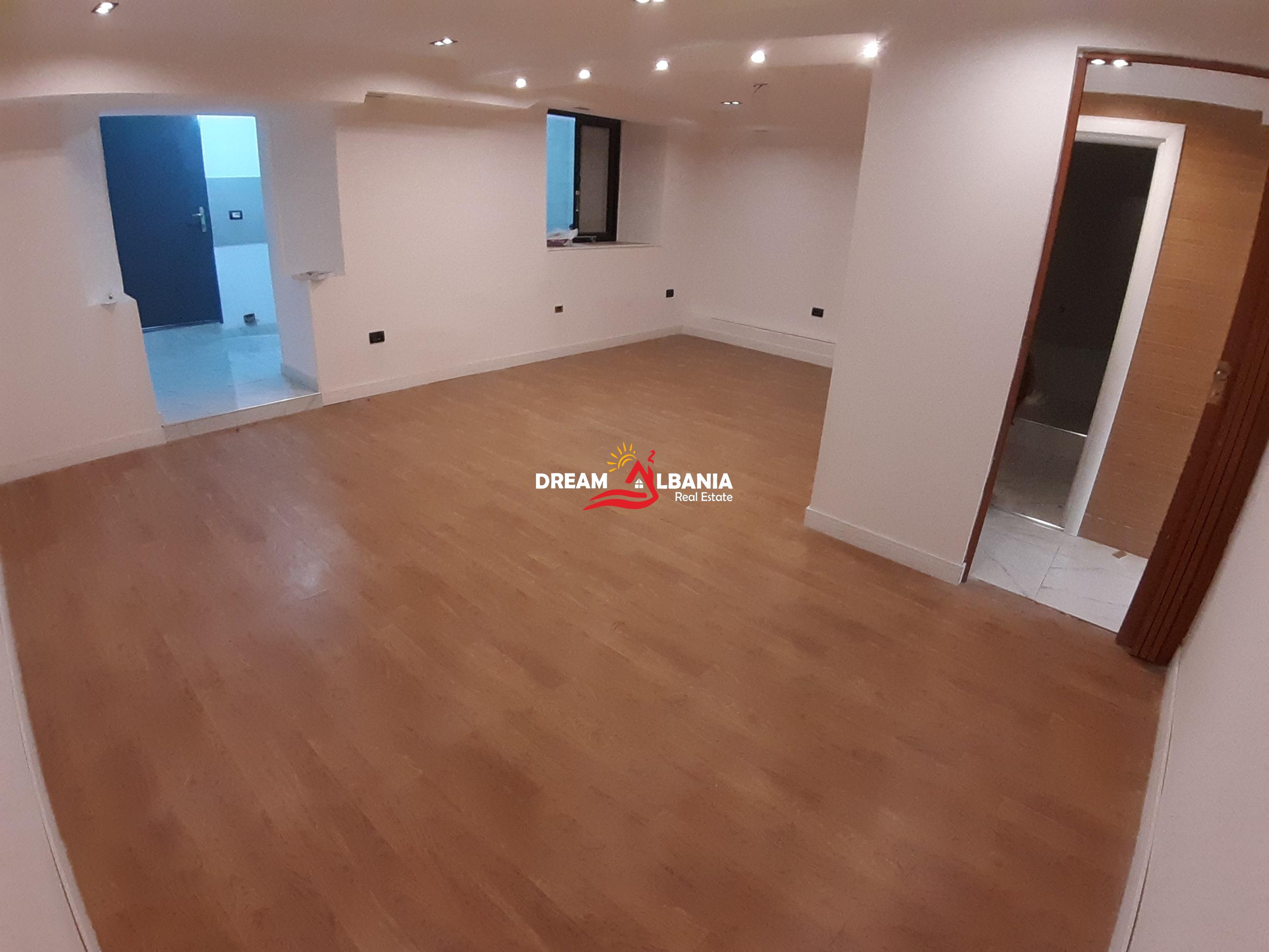 Dy dyqane gjysem bodrum ne shitje ne Bllok, Rruga Ibrahim Rrugova ne Tirane (ID 4171191)