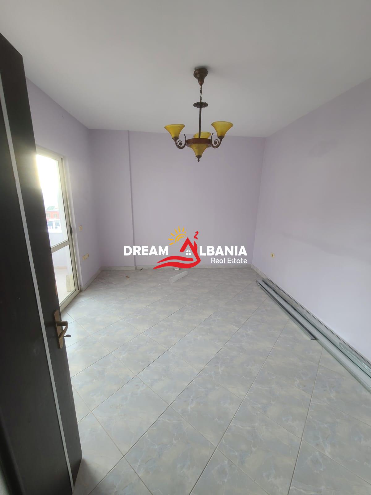 Apartament 3+1+2 WC ne Shitje ne Fresk, prane Fizikes Berthamore ne Tirane (ID 4131426) 2