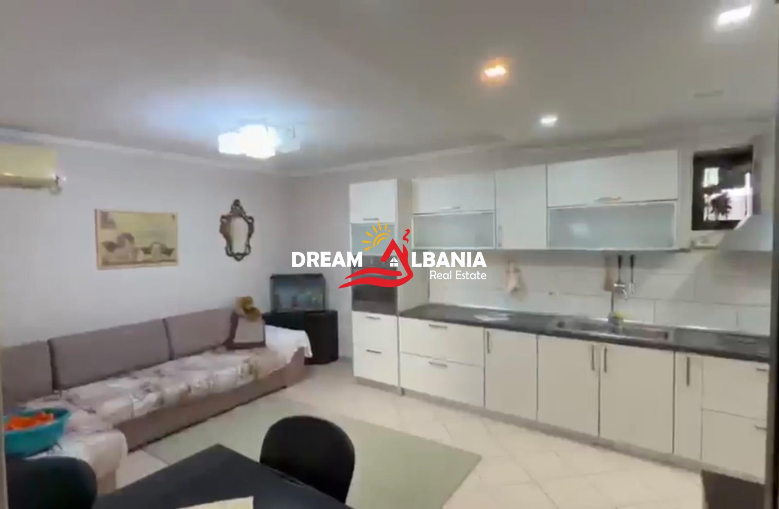 Jepet me Qera Apartament 2+1 Xhamllik (ID 4229618 ) 2