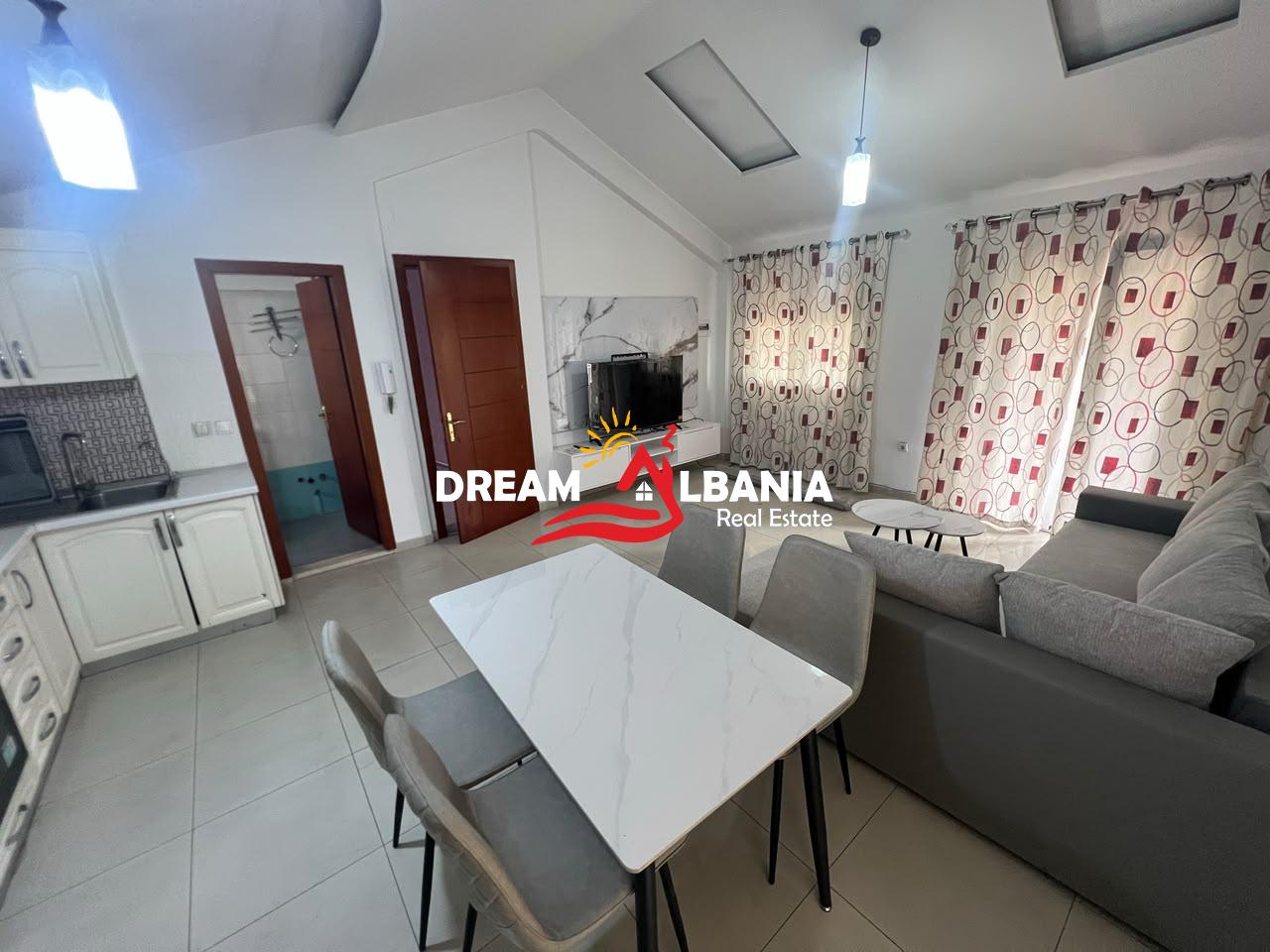 Apartament me qera 2+1 Duplex me verande tek Kristal Center afer Autostrades ID (4251466) 2