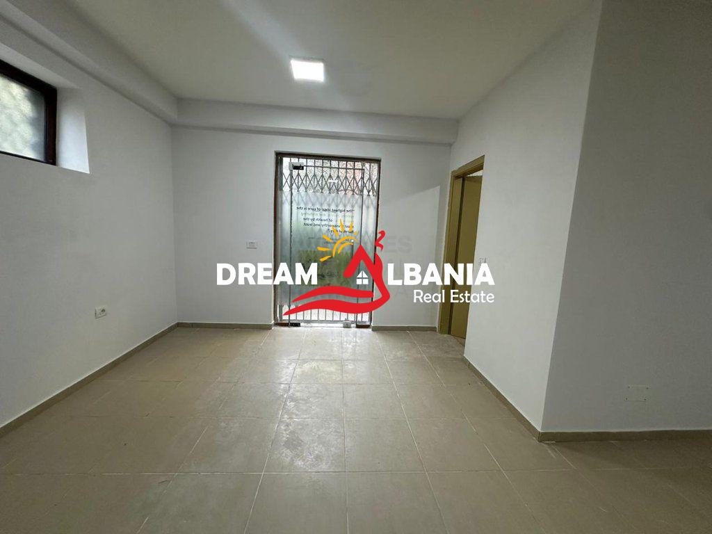 Ambient Biznesi Modern-Afer kopshtit botanik (42611558)