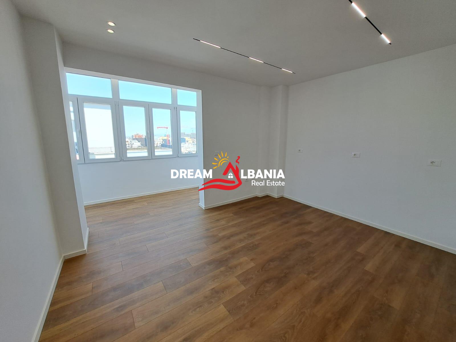 Apartament 1+1 ne Shitje prane Kryqezimit 21 Dhjetorit (ID 51110005)