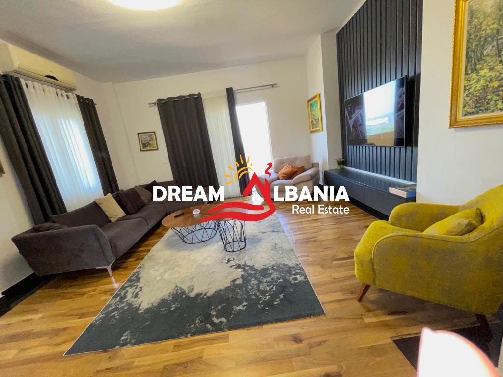 Vile 3 kateshe me qera tek Liqeni Artificial afer Gardes, Tirane (ID 4251257 )