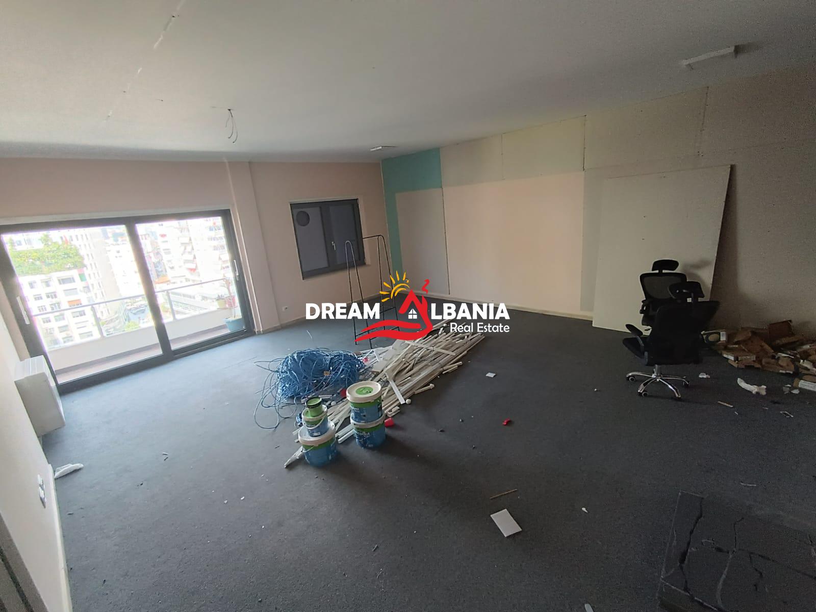 Jepet Me Qera Ambient Biznesi tek Zogu i Zi (ID 42611542)