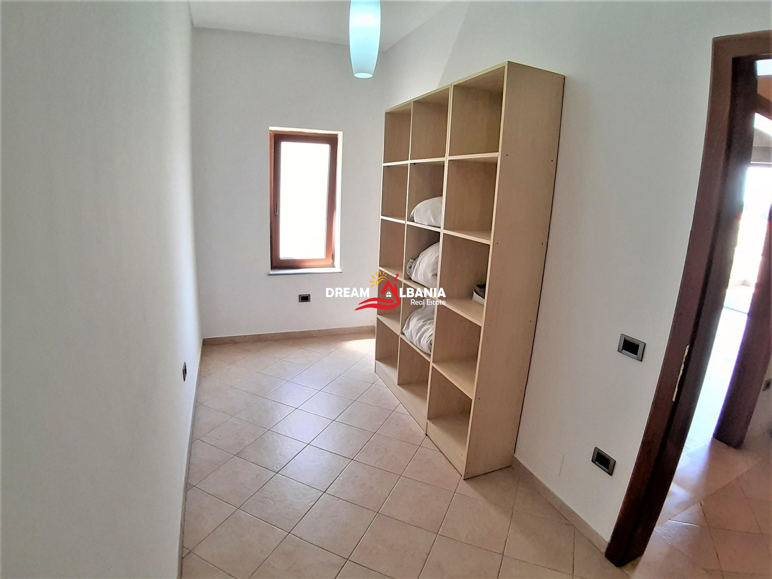 Vile ne shitje ne rrugen e Elbasanit prane vilave Gjermane ne Tirane (ID 4151047)
