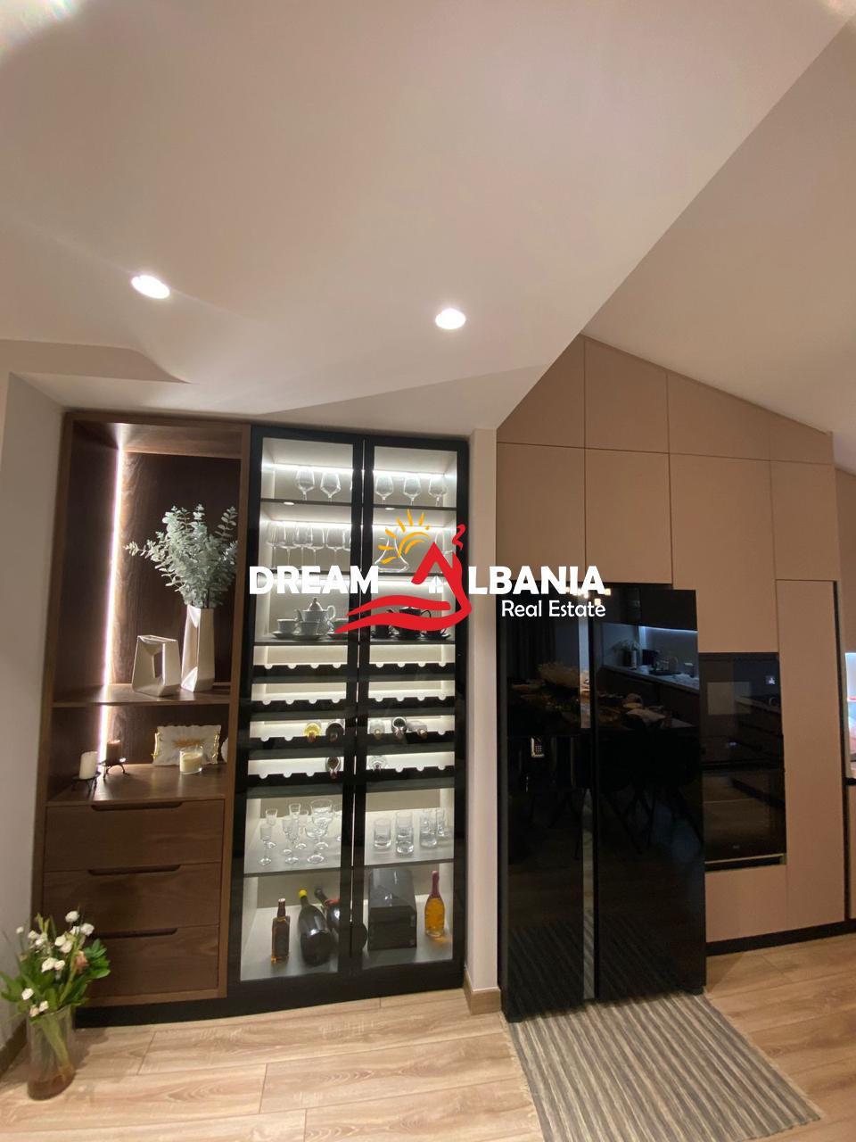 Shitet Apartament 3+1+2 luksoz tek Rezidenca Platea ne Fresk ID(4131508)