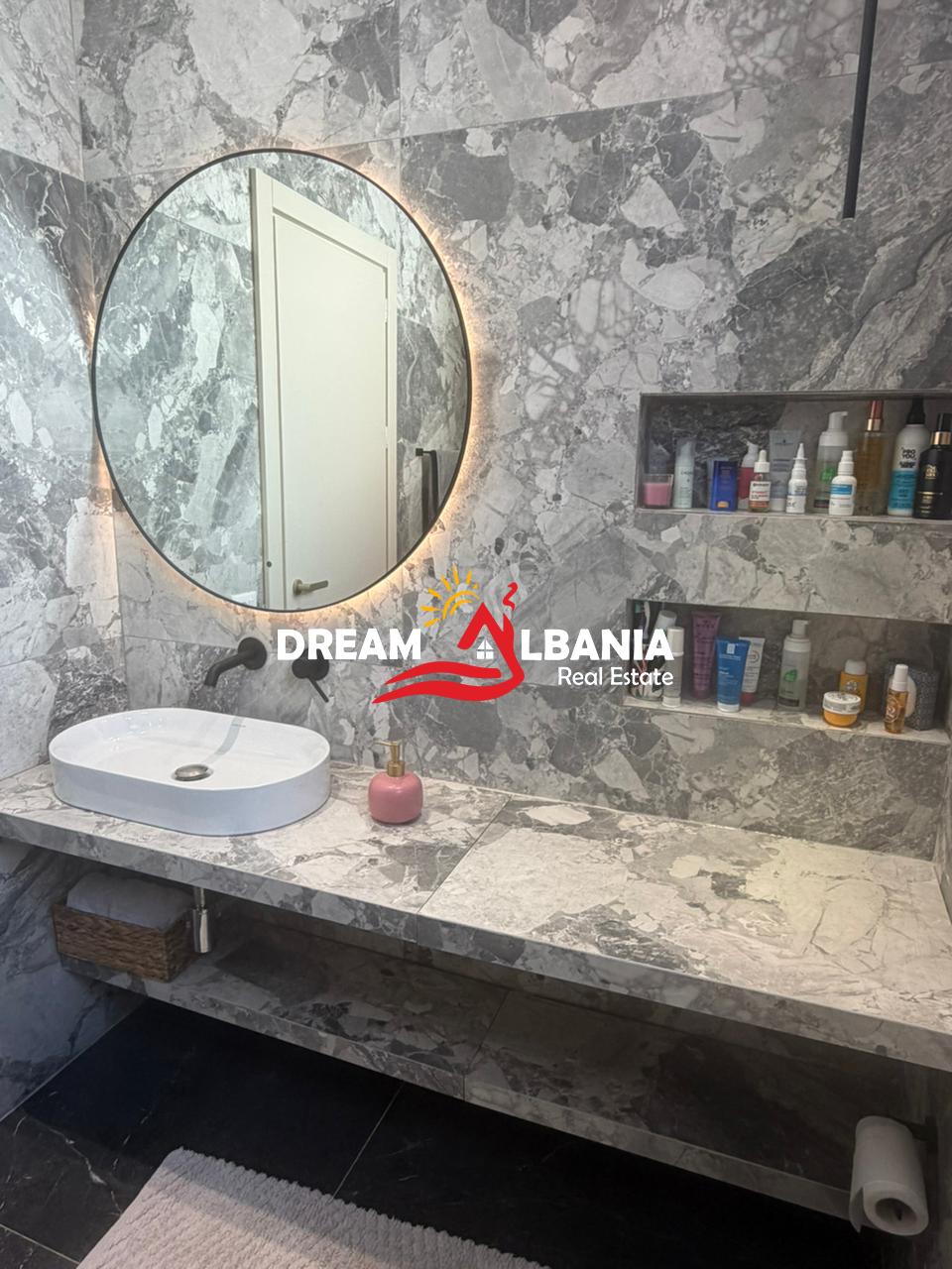 Shitet Vilë me Pishinë në Paskuqan – Tirane (4151224) 4