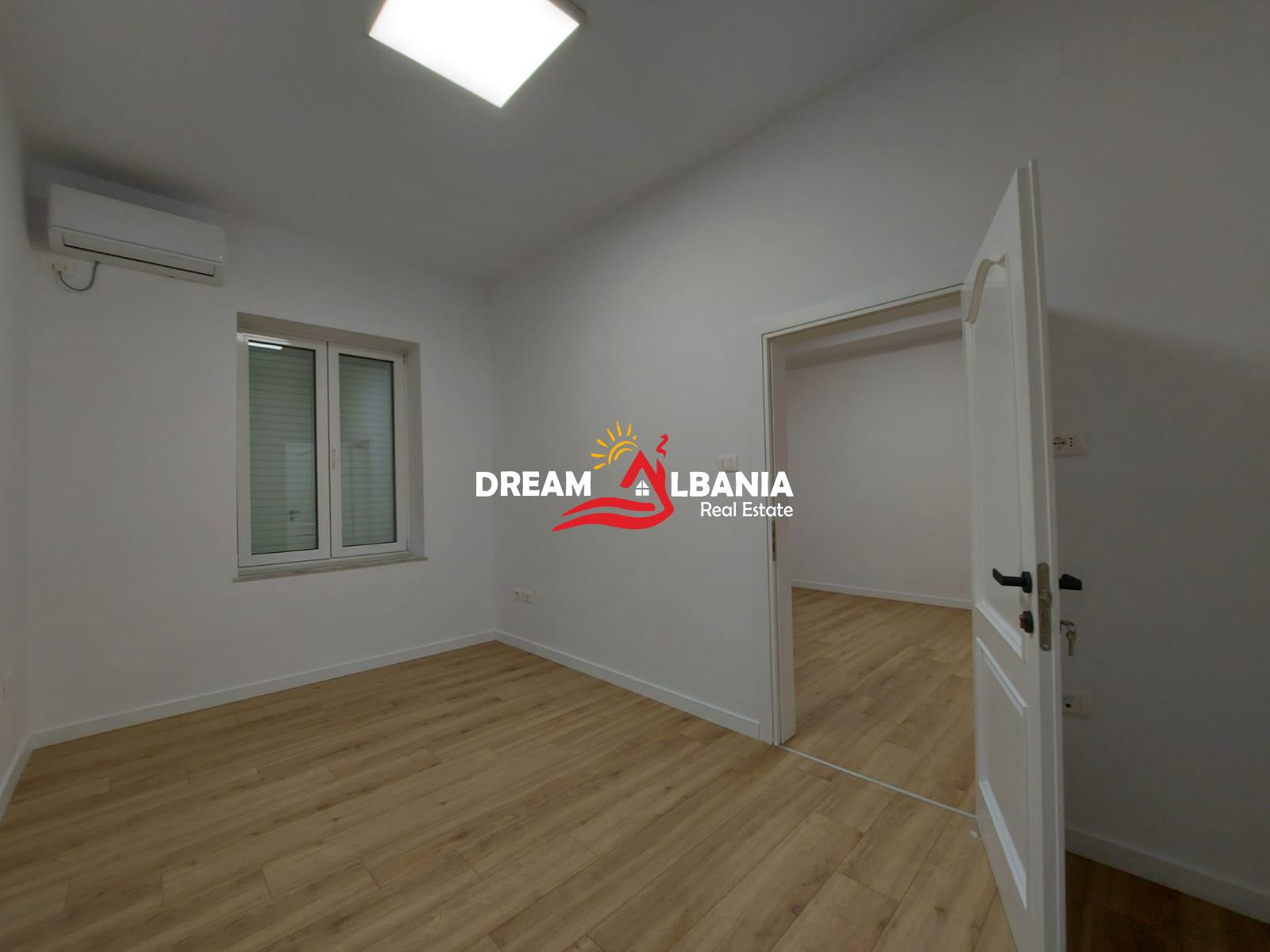 Jepet me qera ambient zyre 3+1 tek Shallvaret, prane Gjykates se Larte (ID 4261806) 2