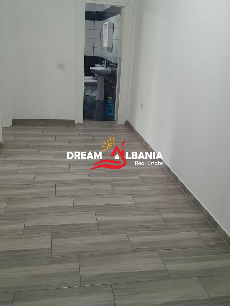 Apartament 1+1 me qera në Rrugën Shkelqim Fusha pranë Kodres Diellit (ID 42111560) F 3