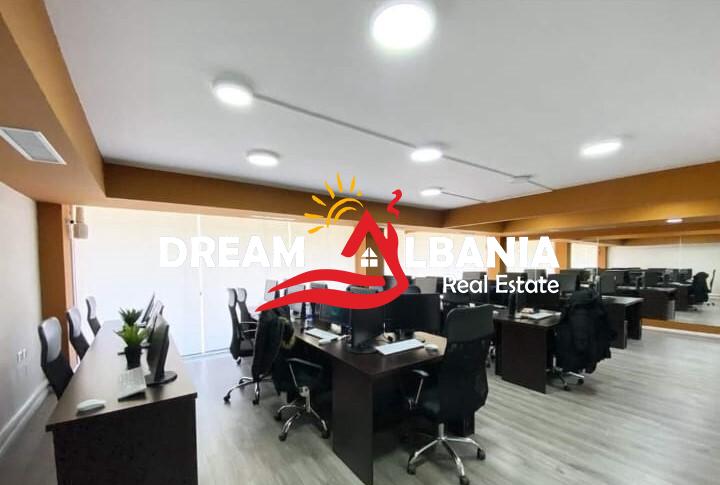 Ambient Komercial/Zyre ne Shitje prane sheshit Willson, ne Tirane (ID 4161090)