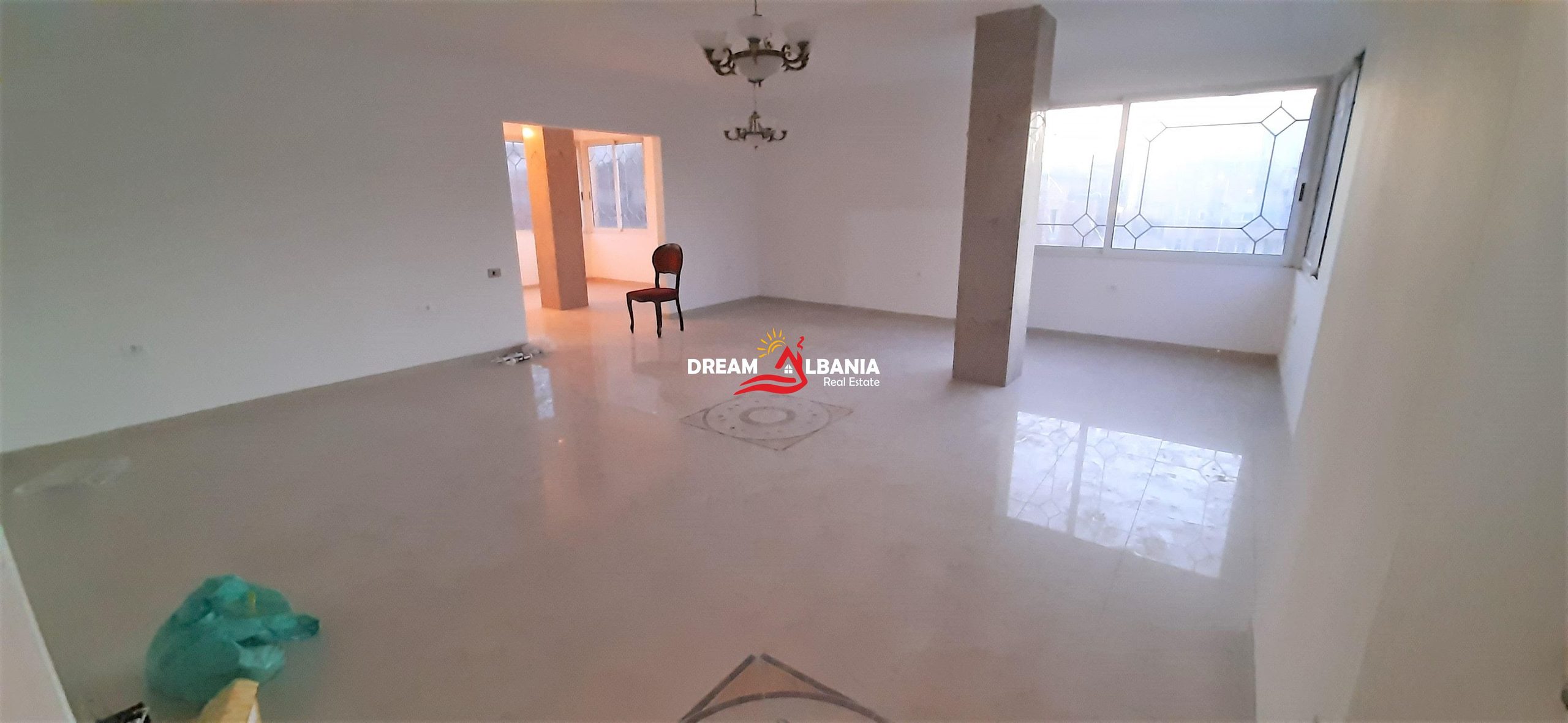 Apartament penthause 4+1 me kuzhine me vete ne shitje ne rrugen Hoxha Tasim afer Optika Roma ne Tirane (ID 4139087)
