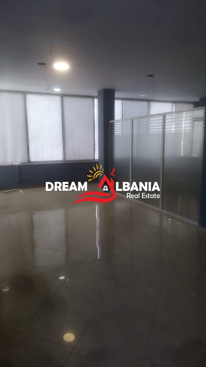 Ambient biznesi me qera rruga e Dibres prane Farmacise 10 ID(42611028)