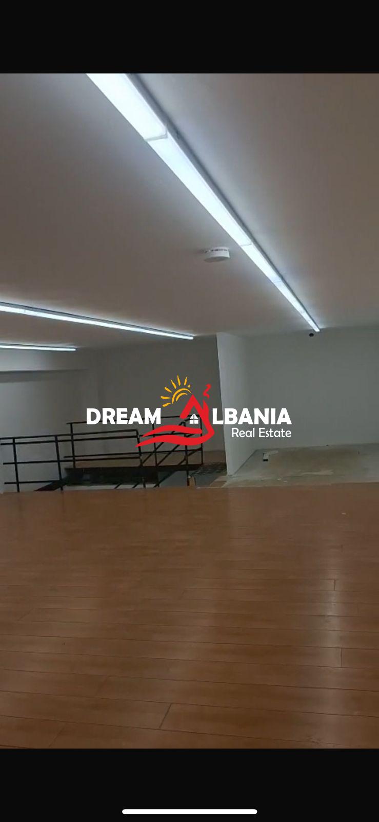 Jepet dyqan dublex me qera ne rrugen Islam Alla, Tirane (ID 42711089) 4