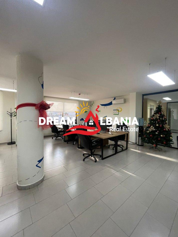 Ambjent me Qera ne qender te Shkodres (ID 42611237) 2