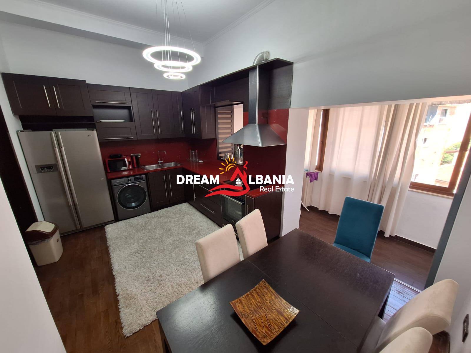 Apartament me qera 2+1+2 me Parkim Tek Rruga e Barrikadave (ID 42215591) 4