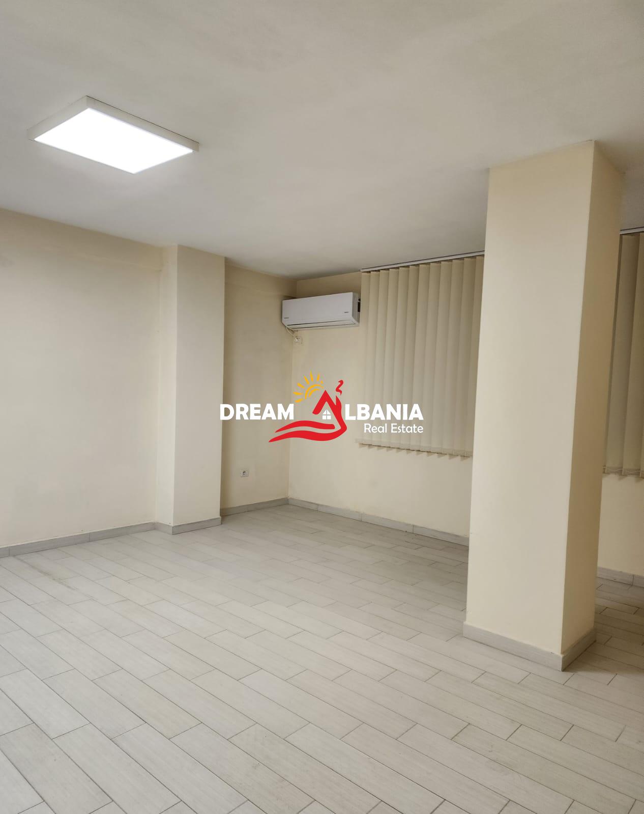 Zyre me Qera me 4 ambjente tek Pazari i Ri ne rrugen Tefta Tashko (ID 4261757) 4