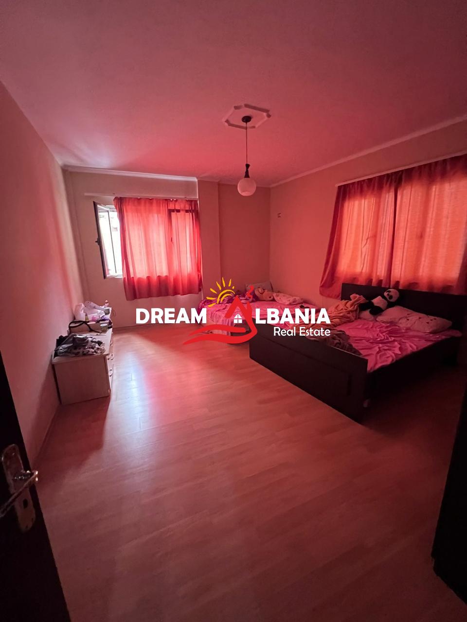Shitet Vile 4-Kateshe Brenda Unazes, ne Afersi te Rruges Bardhyl ne Tirane (ID 4151170) 3