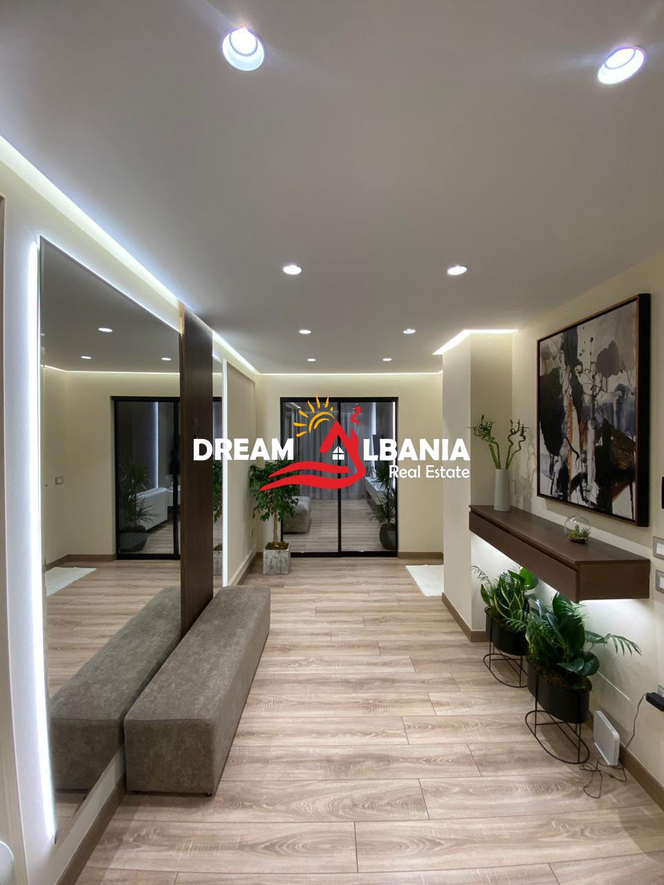 Shitet Apartament 3+1+2 luksoz tek Rezidenca Platea ne Fresk ID(4131508)