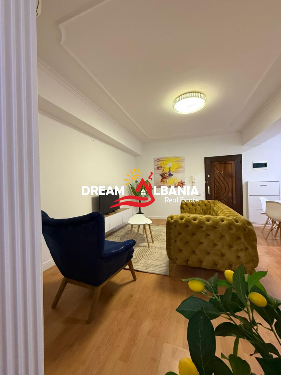 Jepet me qera apartament 2+1 ne zonen e Bllokut, Tirane (ID 42215594)