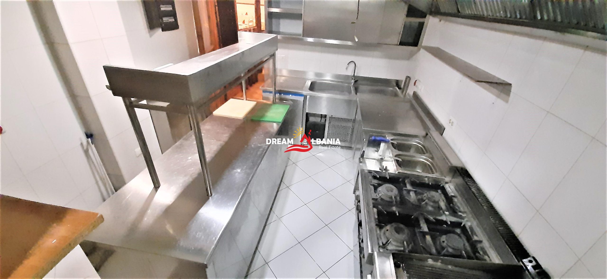 Restorant ne shitje ne rrugen e Elbasanit prane Ambasades Amerikane ne Tirane (ID 4171289)