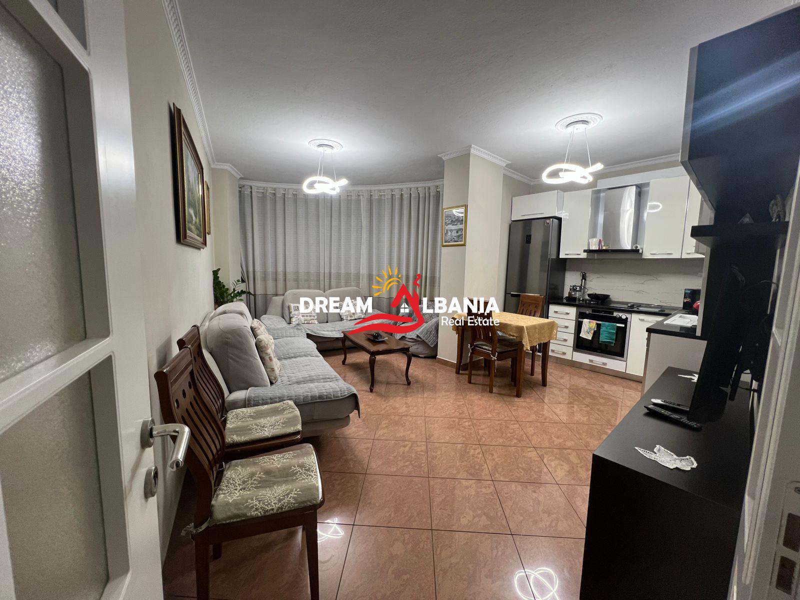 Jepet me Qira Apartament 2+1+2 – Pas Eye of Tirana, Qendër (id 42215597)