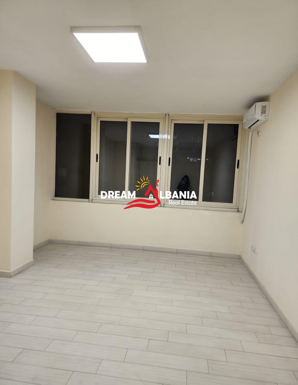 Zyre me Qera me 4 ambjente tek Pazari i Ri ne rrugen Tefta Tashko (ID 4261757) 2