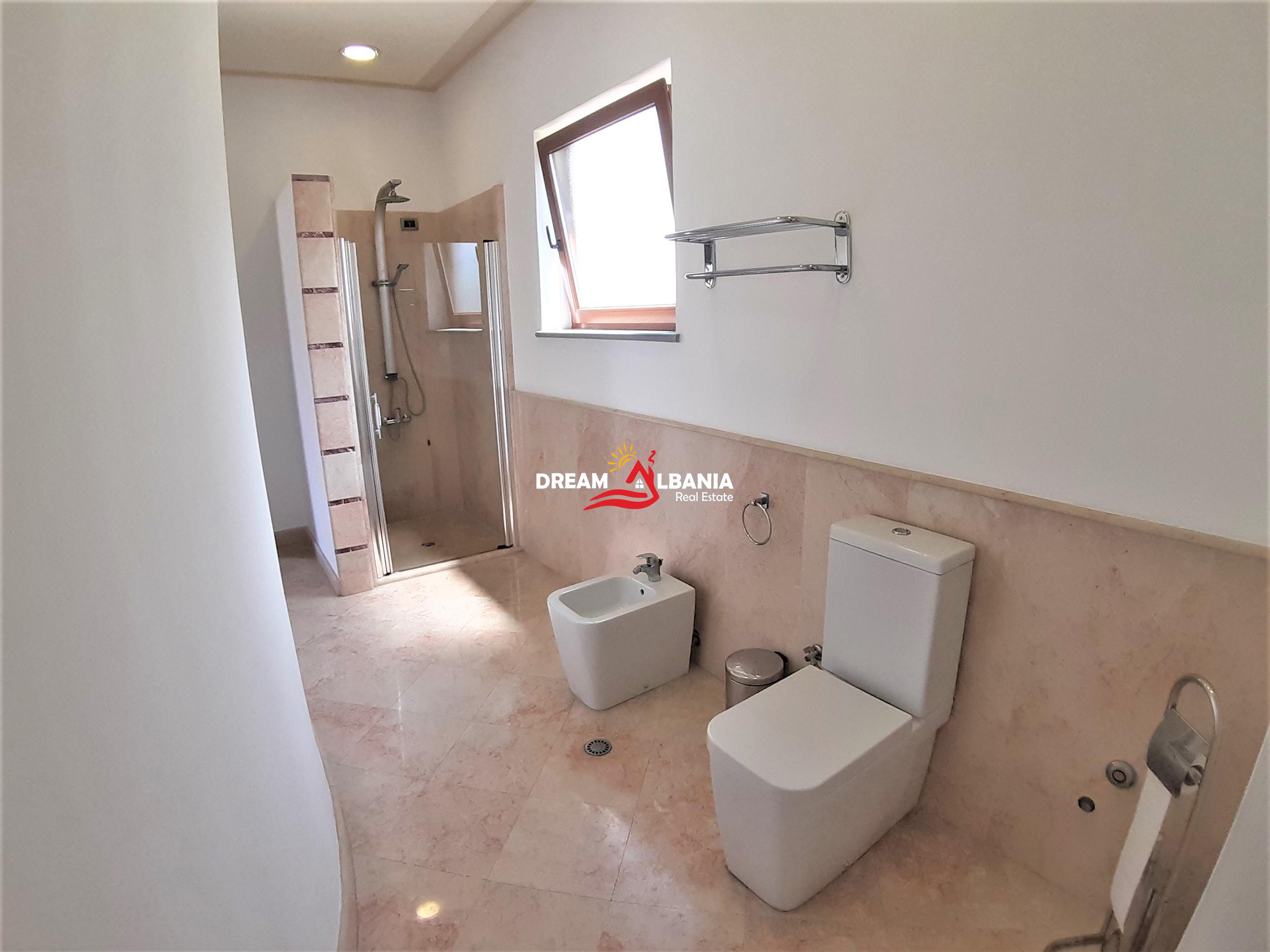 Vile ne shitje ne rrugen e Elbasanit prane vilave Gjermane ne Tirane (ID 4151047)