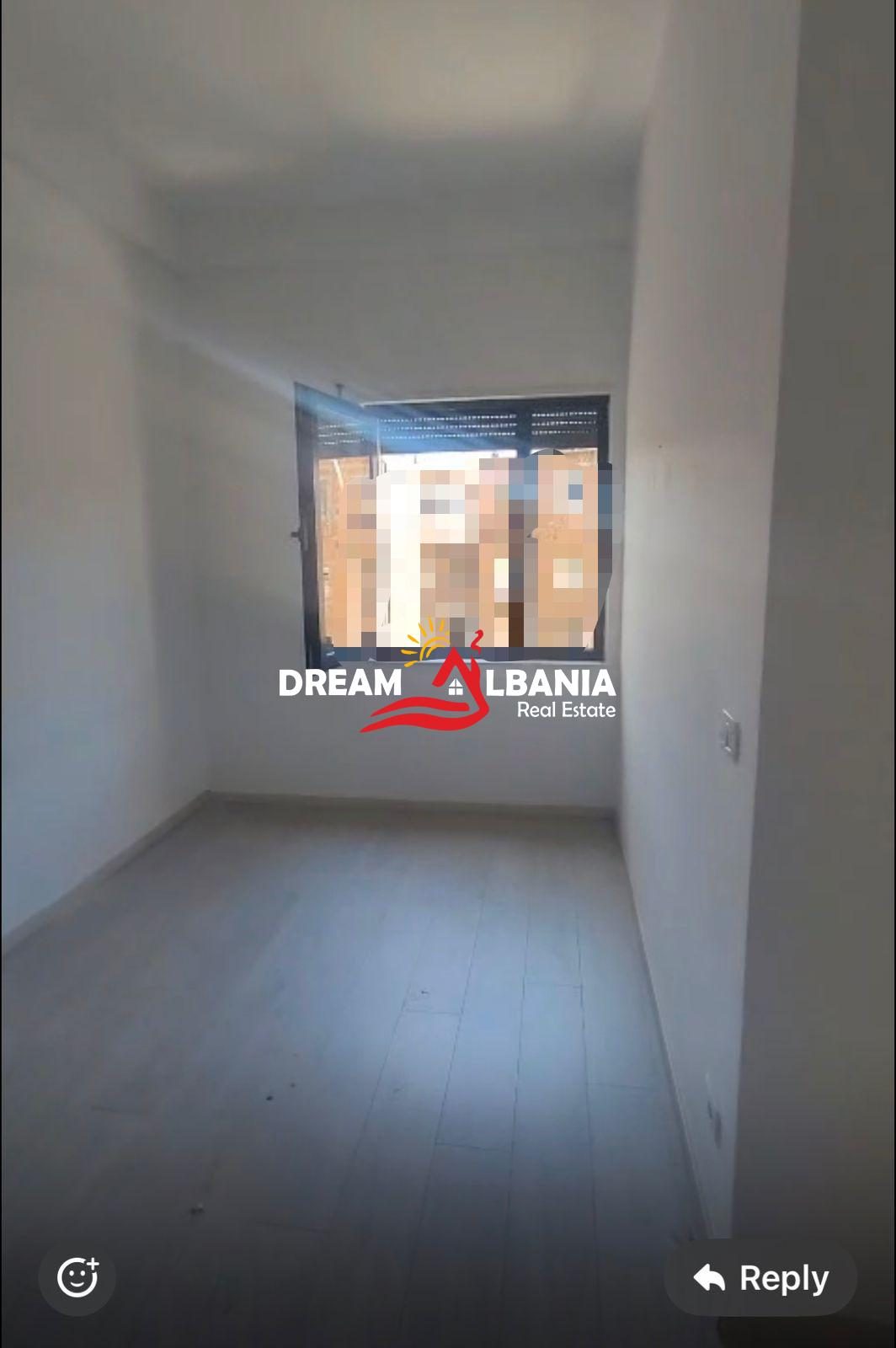 Ambjent zyre 2+1 me qera tek Bulevardi Zogu i Pare, Tirane (ID 42211185)