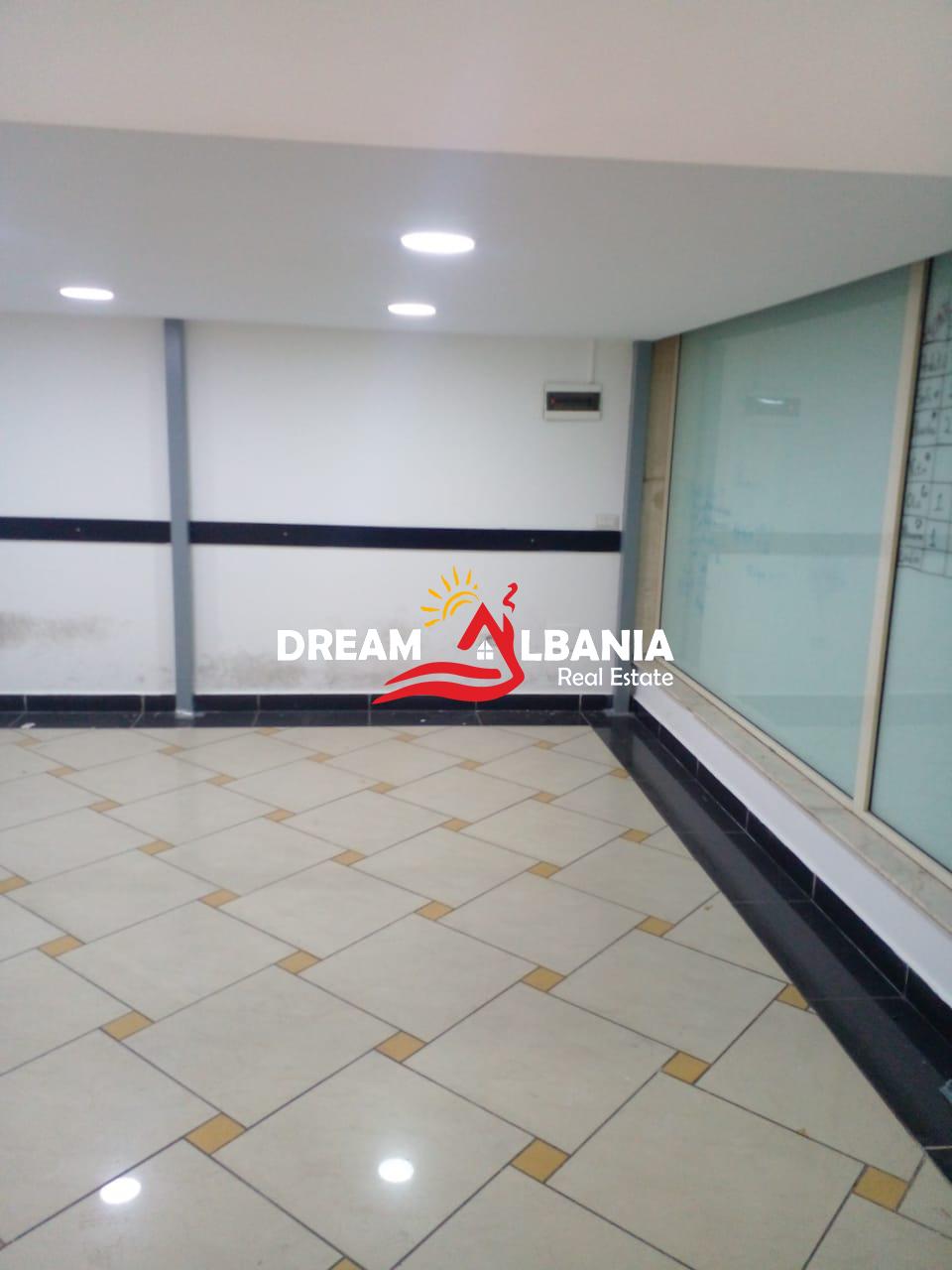 Ambient biznesi me qera prane Galerise ne Qender, Tirane ( ID 42611367) 2