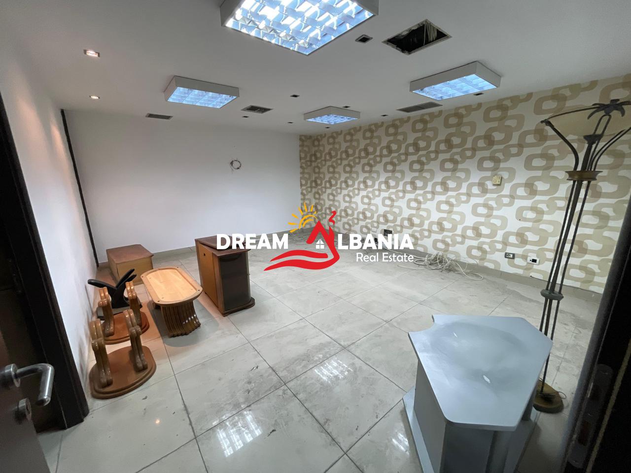 Jepet me qera ambient biznesi prane Stadiumit Dinamo, Tirane (ID 4271970) 4