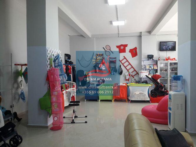 Shitet, ID 4271053 ,Dyqan , Unaza e re ,Prane Alpha bank , Tirane. 2