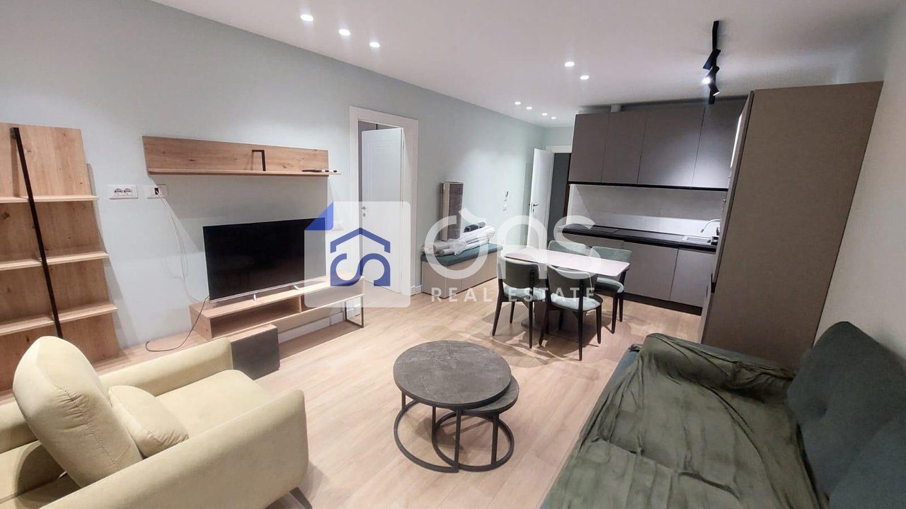 Jepet me qera apartament 1+1 Komuna e Parisit