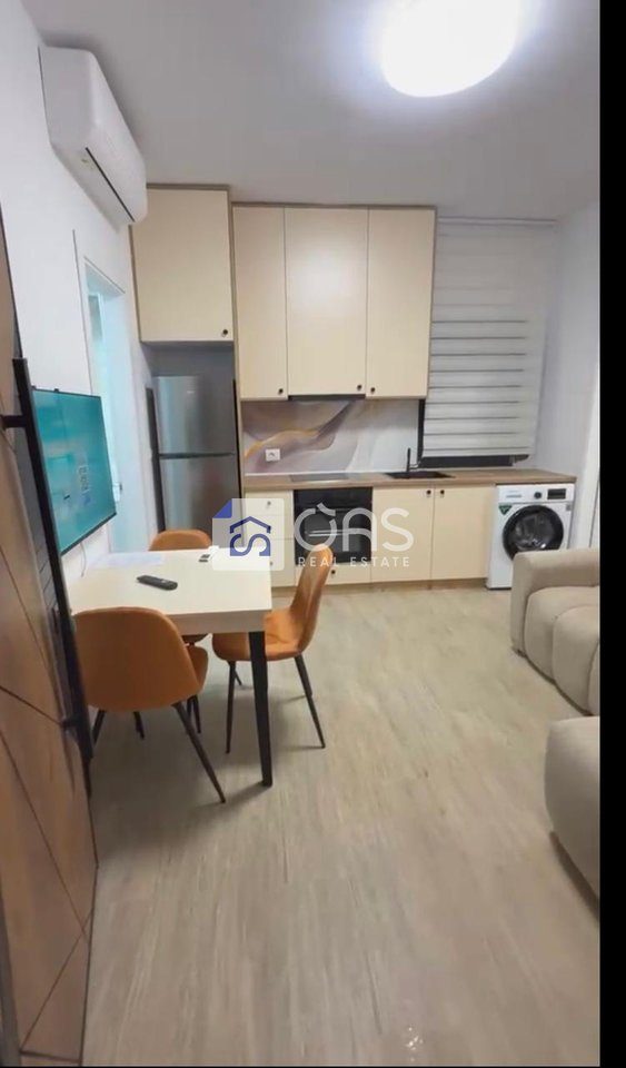 Jepet apartament me qera 1+1 ne 5 Maj 3