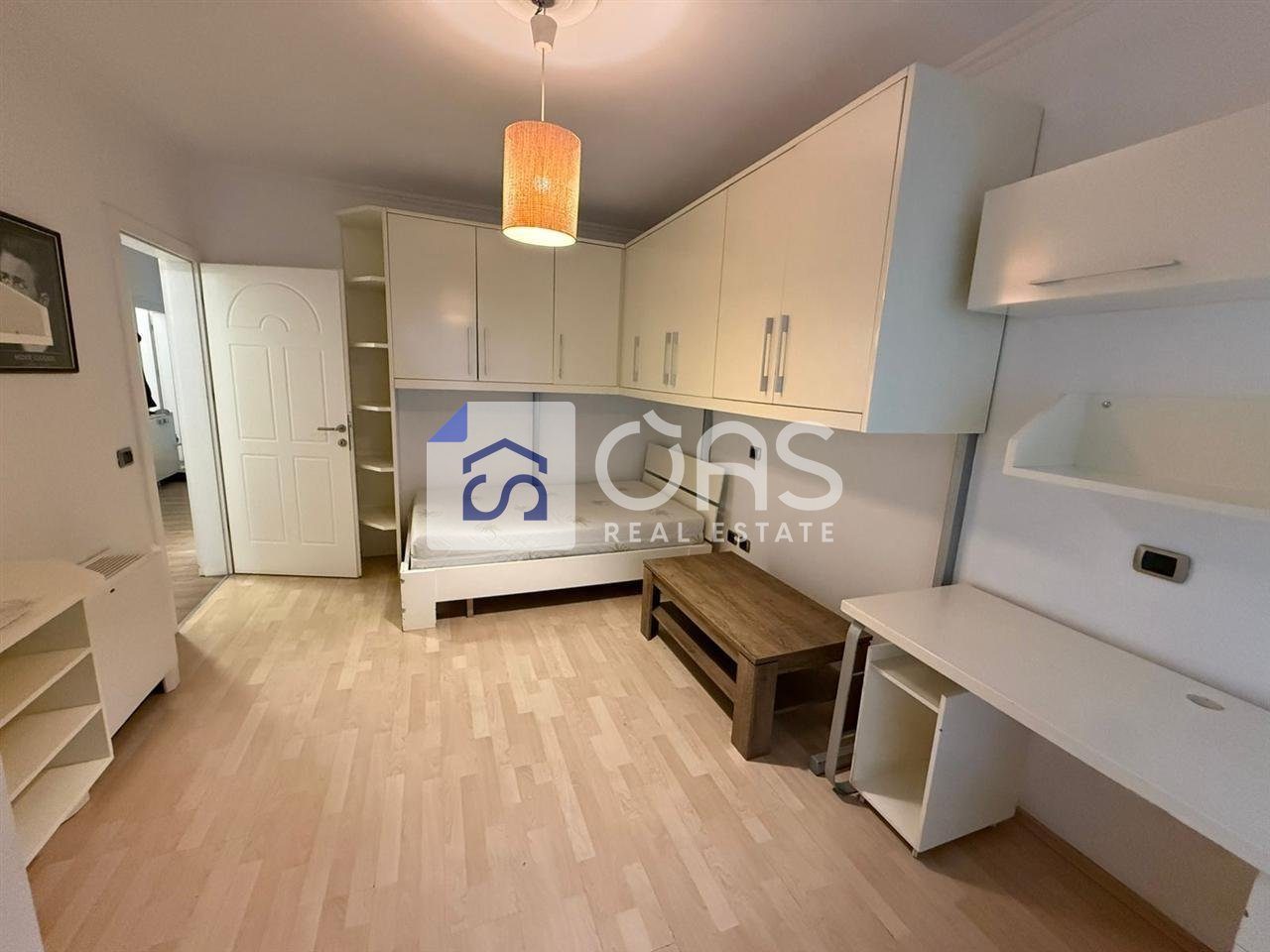 Jepet apartament me qera 3+1+2 tek Kopshti Zologjik 2