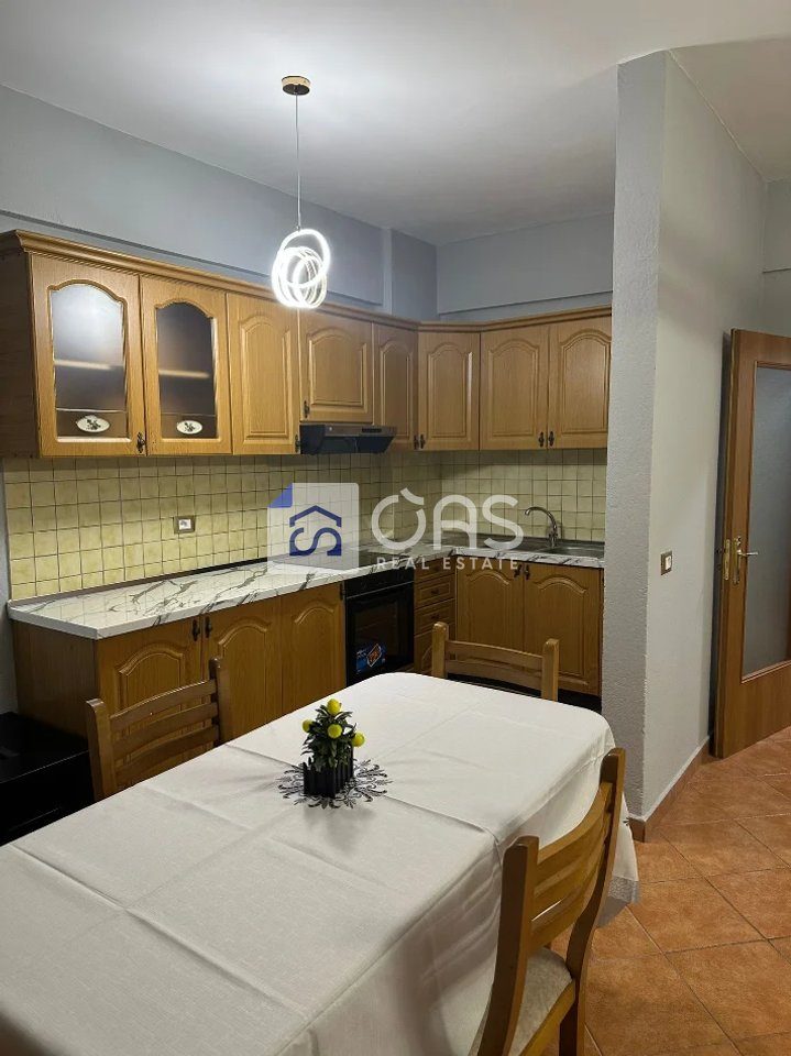 Jepet apartament me qera 2+1 Myslym Shyri
