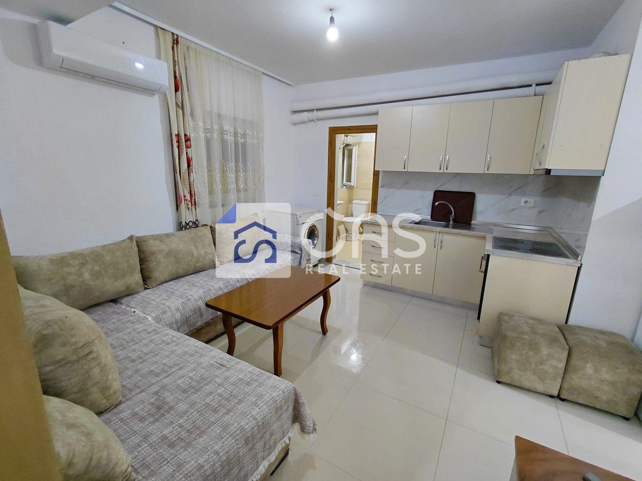 Jepet apartament me qera 1+1 5 Maj