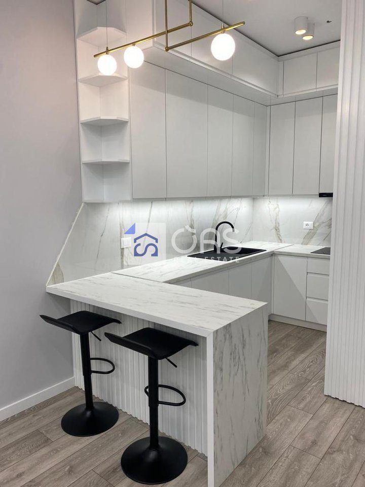 Shitet apartament 2+1 ne Vlore Skel ( lagjen 10 Korriku) 230.000 euro