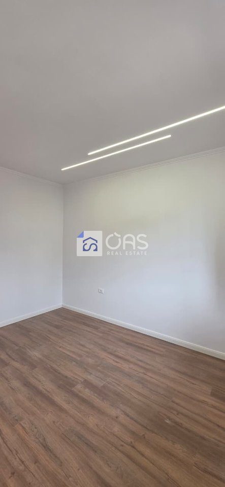 Shitet apartament 2+1 Te Rruga Bardhyl 3