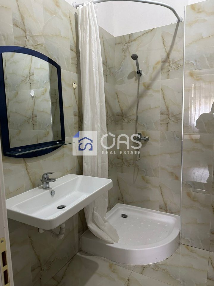 Jepet me qera apartament 2+1 tek Zogu Zi 4