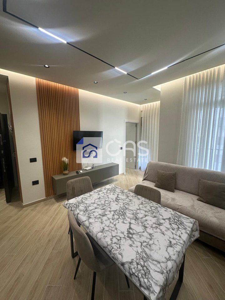 Jepet me qera apartament 1+1 tek Rruga 5 Maji 3