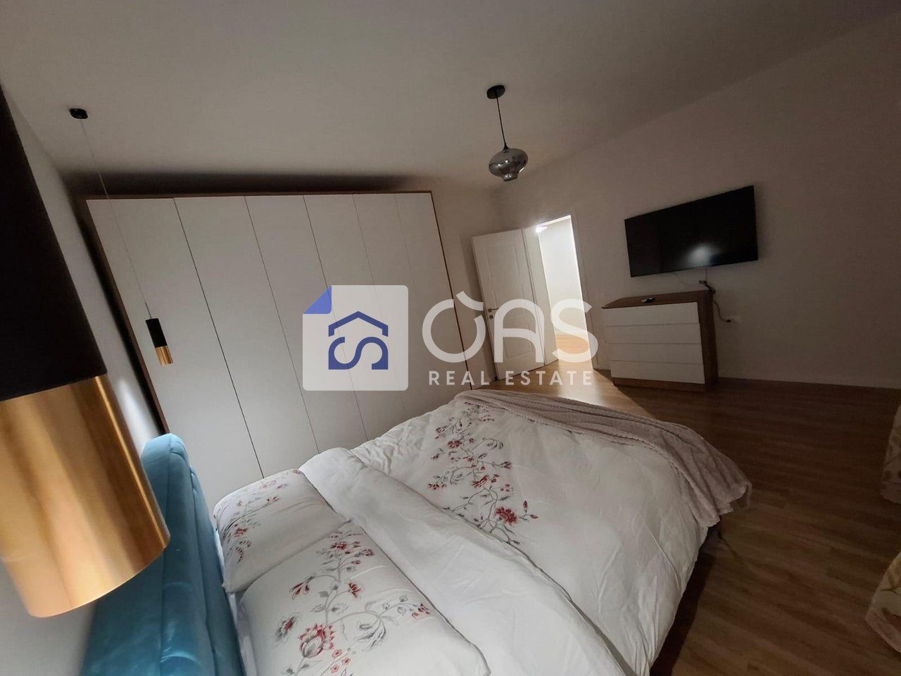 Jepet me qera APARTAMENT 1+1 ME 2 POSTE PARKIM RRUGA ELBASANIT