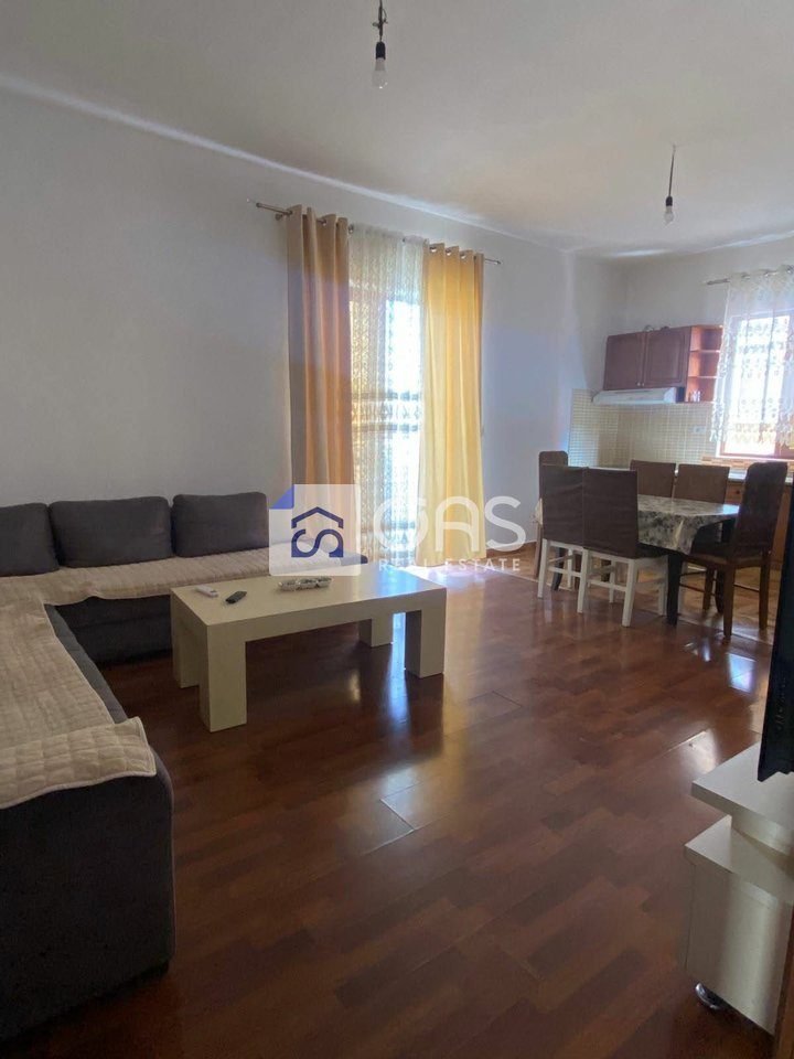 Jepet me qera apartament 2+1+2 ne 5 Maj