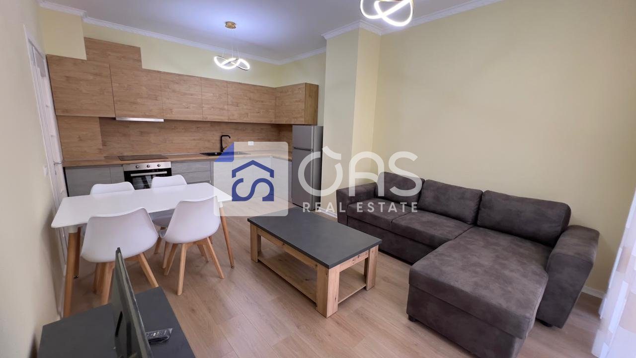 Jepet me qera apartament 2+1 ne Yzberisht te Grand Gallery 550 euro/muaj