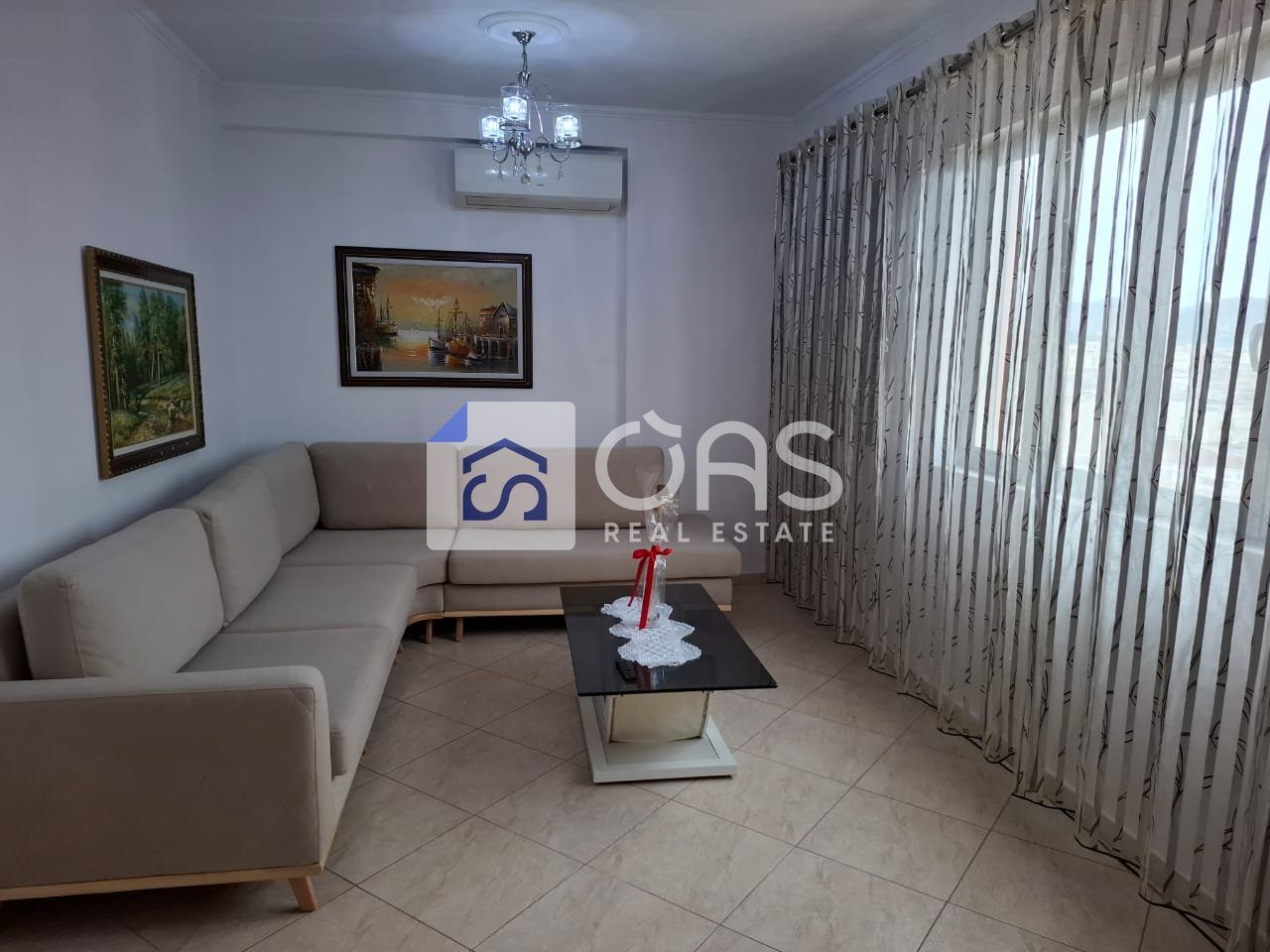 Jepet me qera apartament 2+1 ne Qender