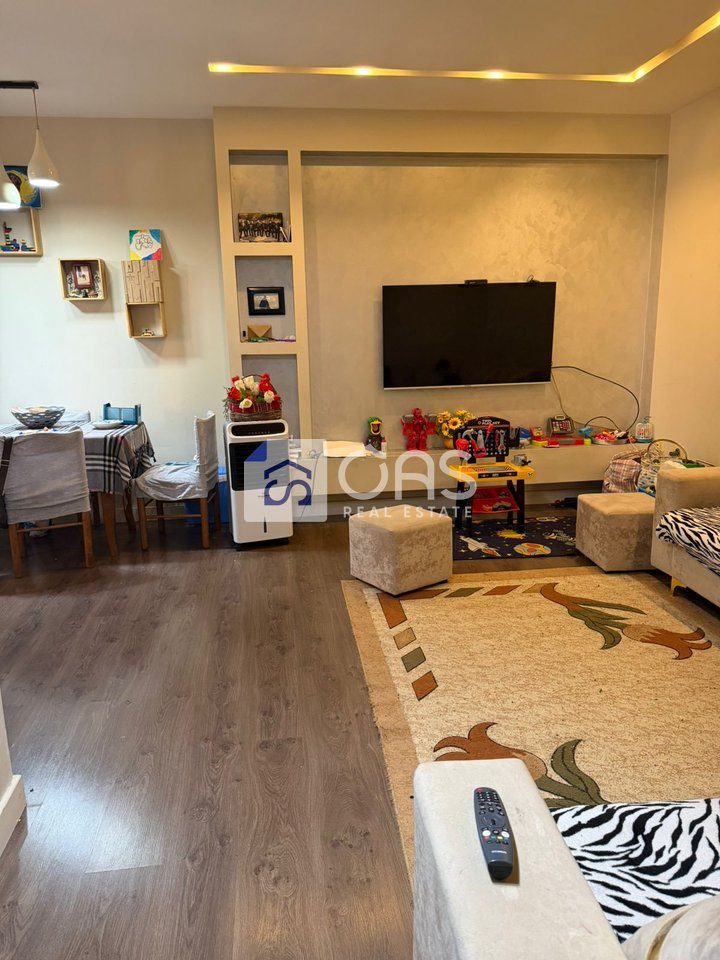 Shitet apartament 2+1+2 ne Astir