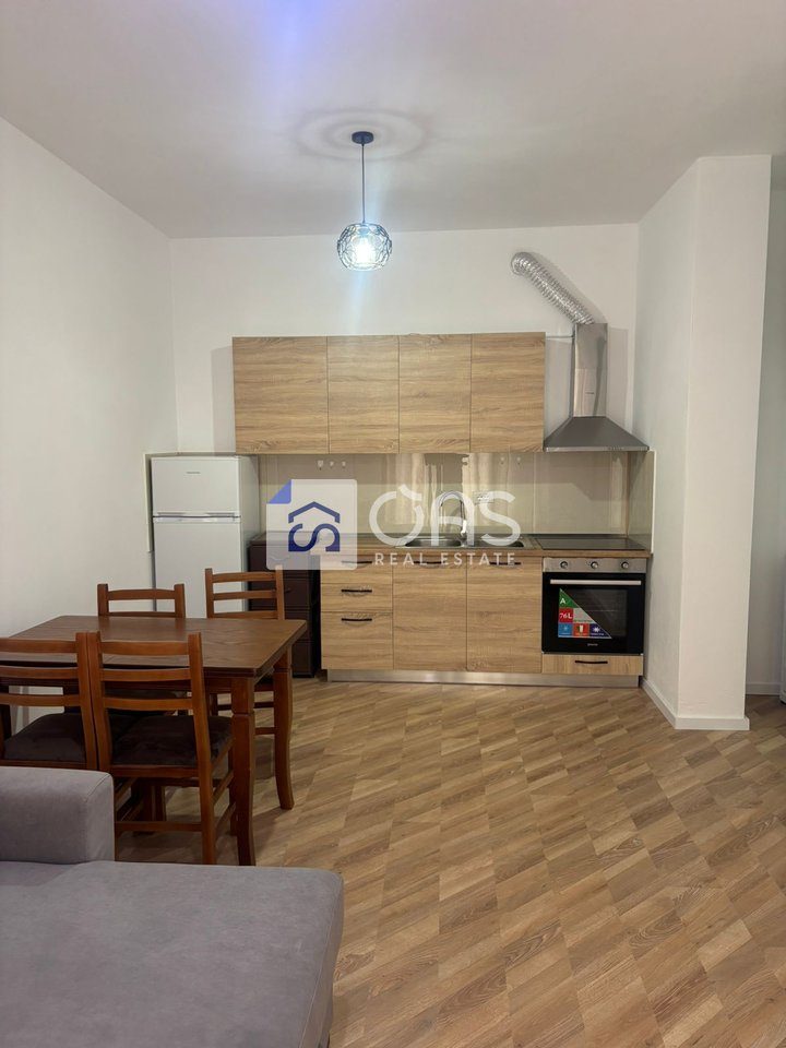Jepet me qera apartament 1+1 Te Univers City