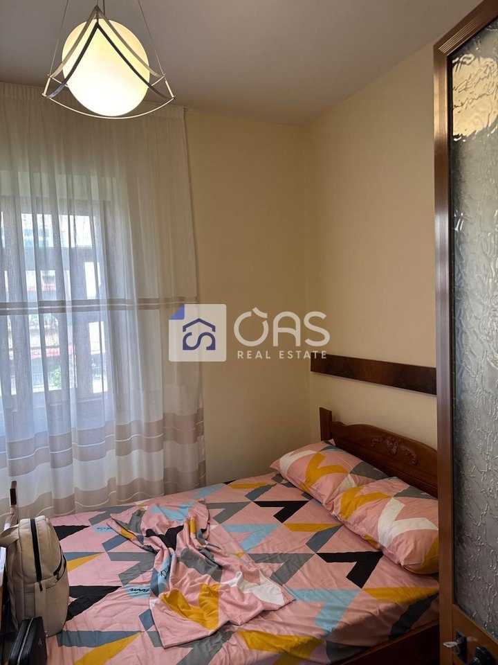 Jepet apartament me qera 1+1 Bllok 2