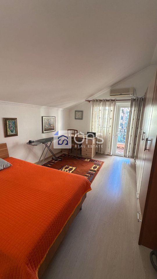 Jepet apartament me qera 3+1 Komuna Parisit 4