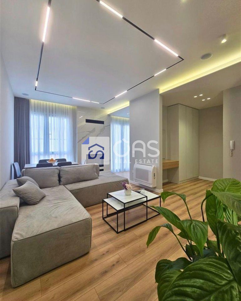 Jepet apartament luksoz me qera 1+1 ne Liqenin e Thate , Green Valley 1300 euro